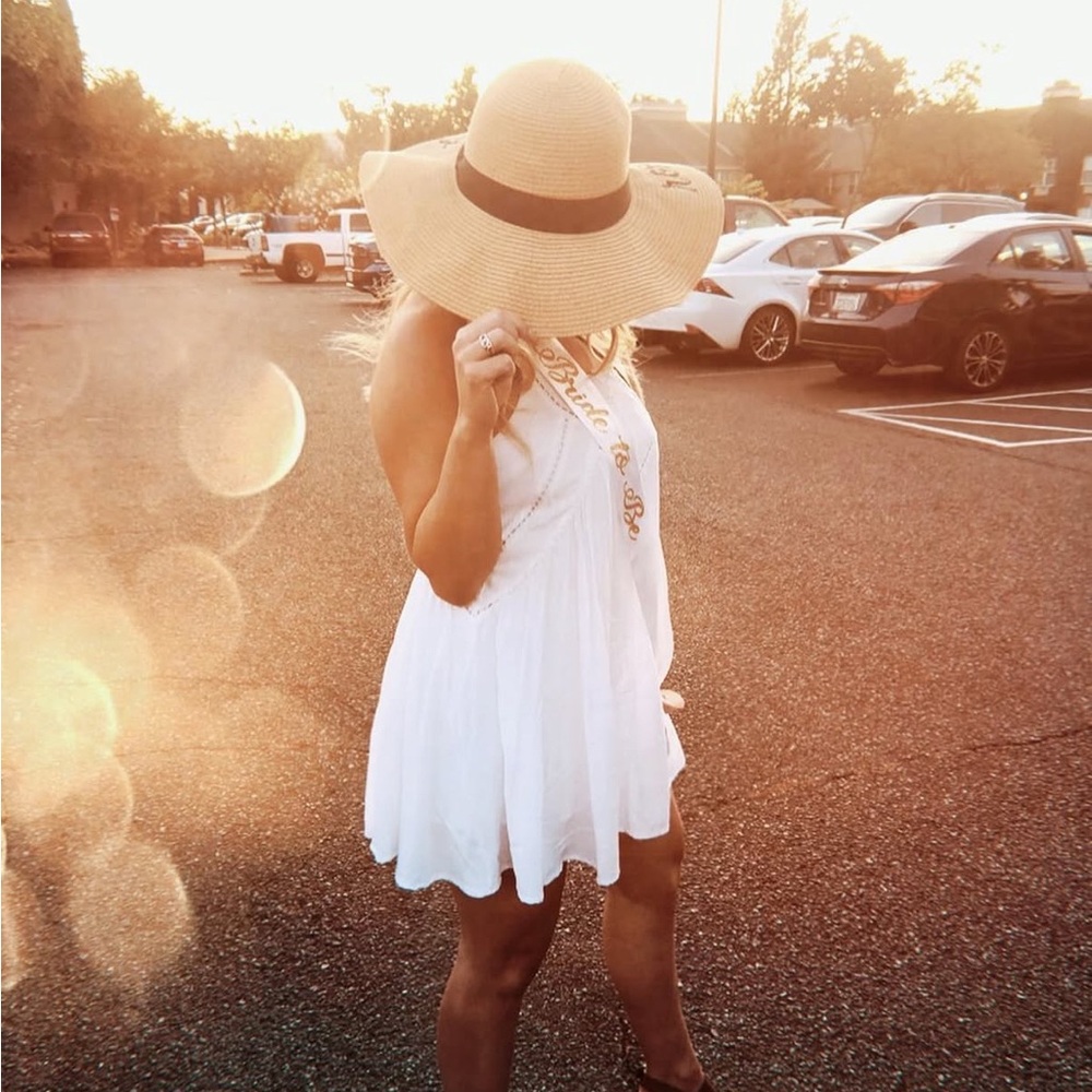 Lulu's white A-line dress